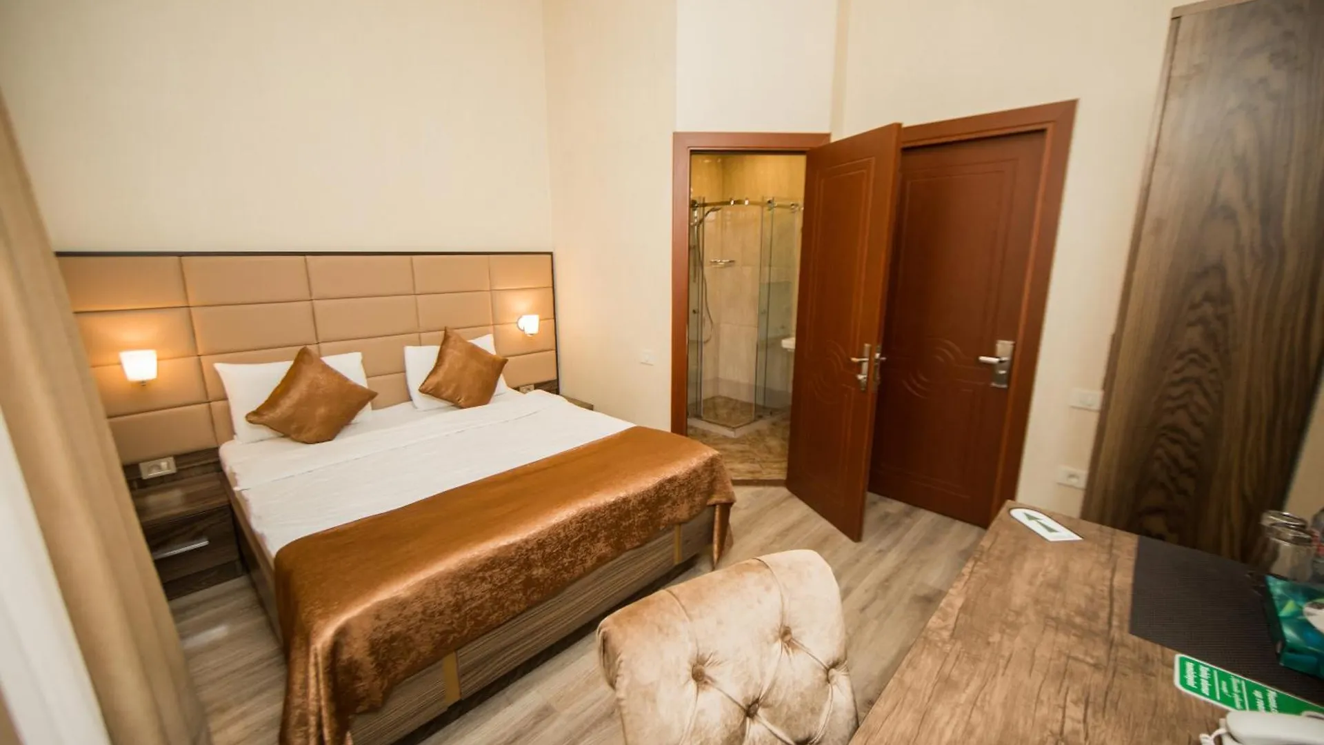 Passaje Old Hotel باكو 3*,